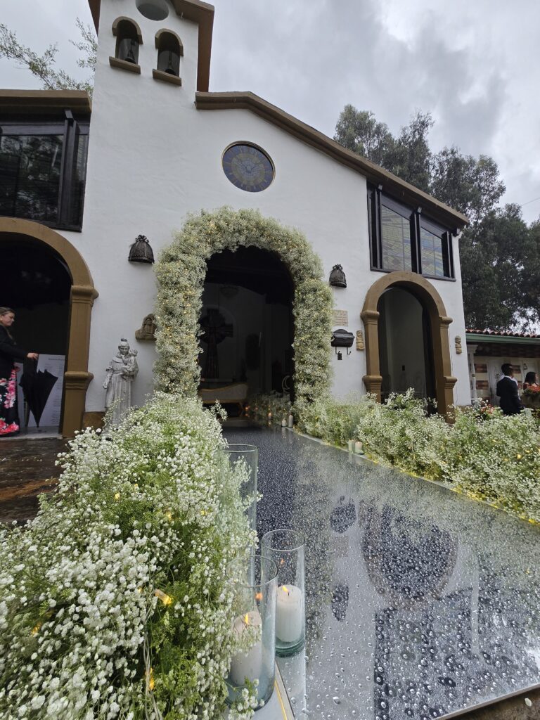 camino espejo y luces